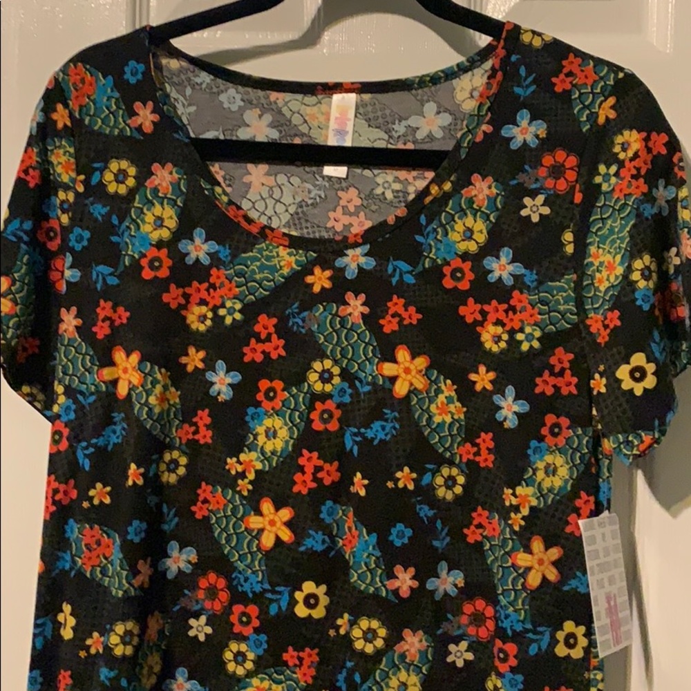 Lularoe M Classic T